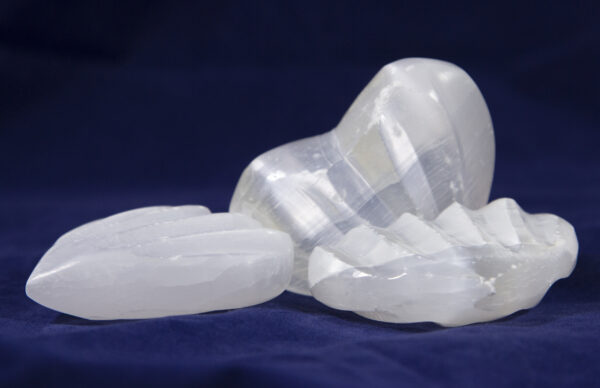 Selenite Massage Hearts - Image 5